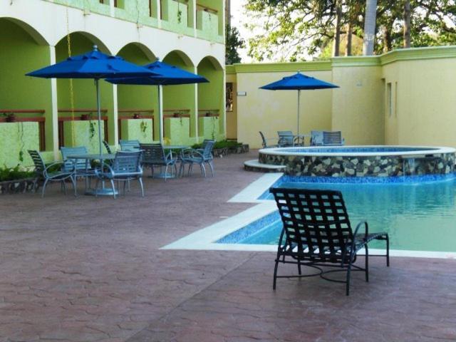 Hotel Novus Caoba Esperanza Exterior photo
